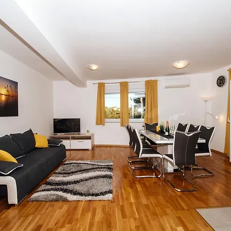 Διαμέρισμα Rainbow *