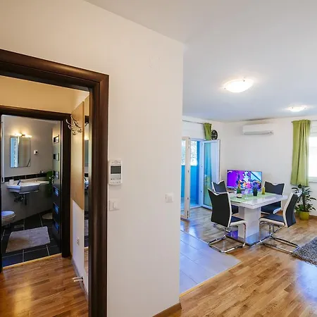 Apartment Rainbow Zadar