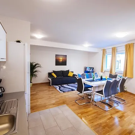 Apartment Rainbow *